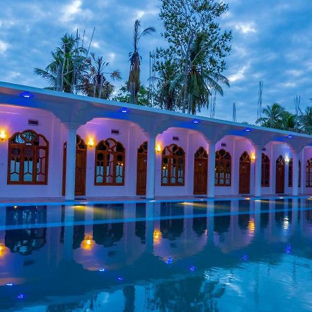 Mrd Beach Hotel Trincomalee Exterior foto
